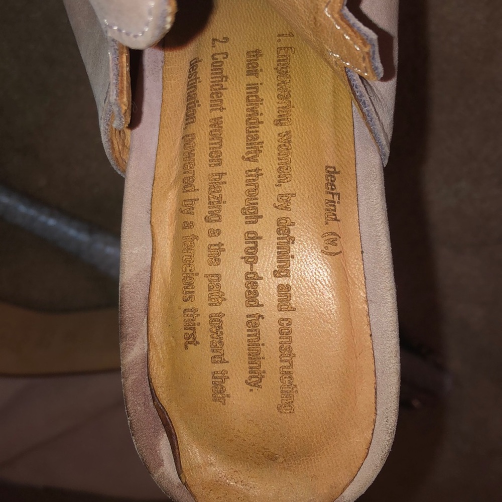 Deefind Platform With High Heels - image 3